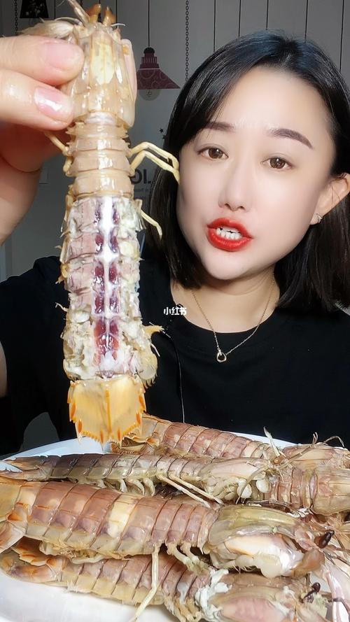 如何在皮皮虾直播平台上获得热门推荐，并了解成为热门主播的优势？