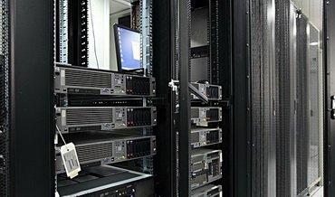 如何利用流量卡搭建高效能的机房？