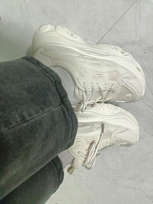 拼多多上的名牌鞋子是正品吗?鞋建议买吗?(拼多多上的名牌衣服是真的吗)