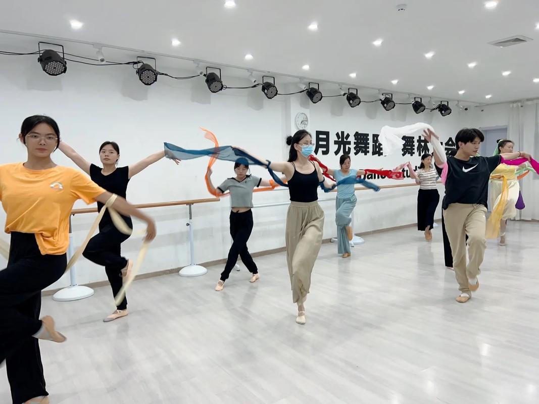 抖音斧头舞职业装是什么