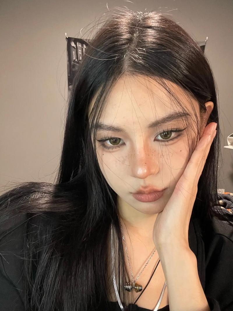 抖音上的混血妆是什么妆