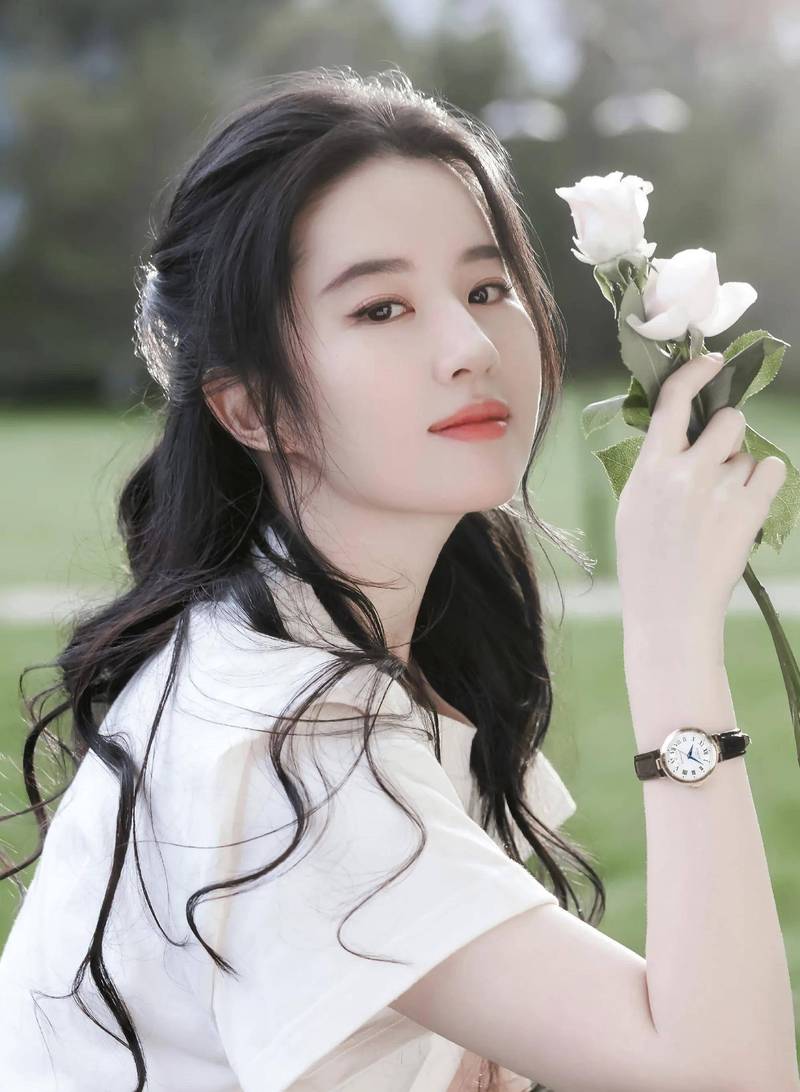 抖音刘亦菲小姐姐叫什么