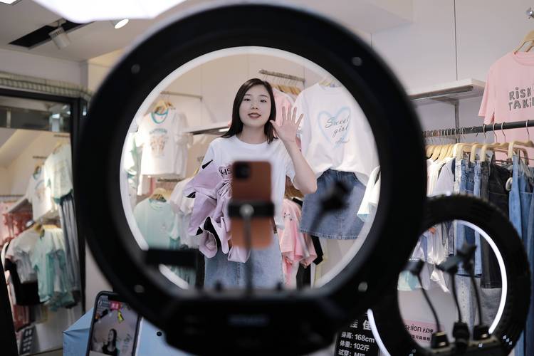 抖音直播镜头是什么样的