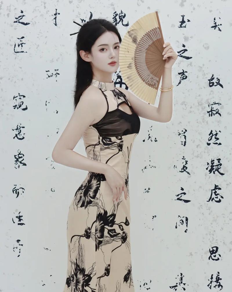 抖音主播拿折扇什么意思