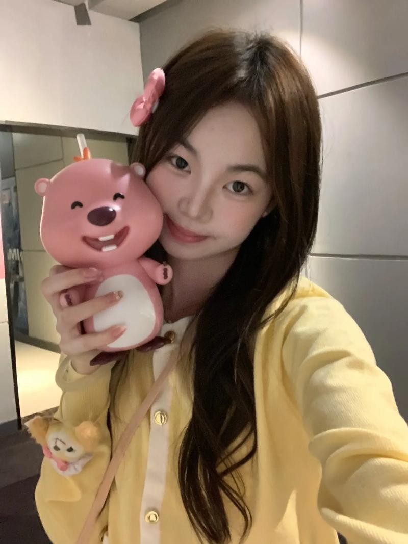抖音敲水杯的主播叫什么