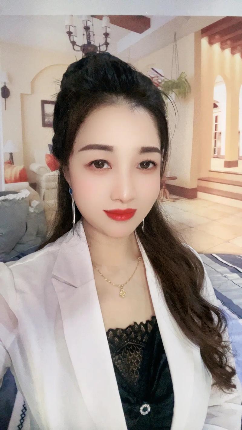 离婚拍抖音的女人叫什么