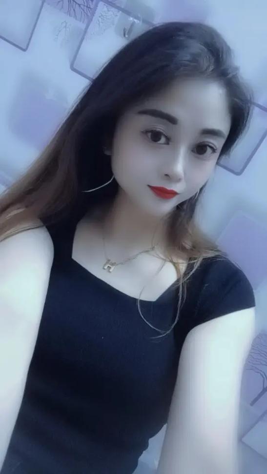 玩抖音赚钱的女人叫什么