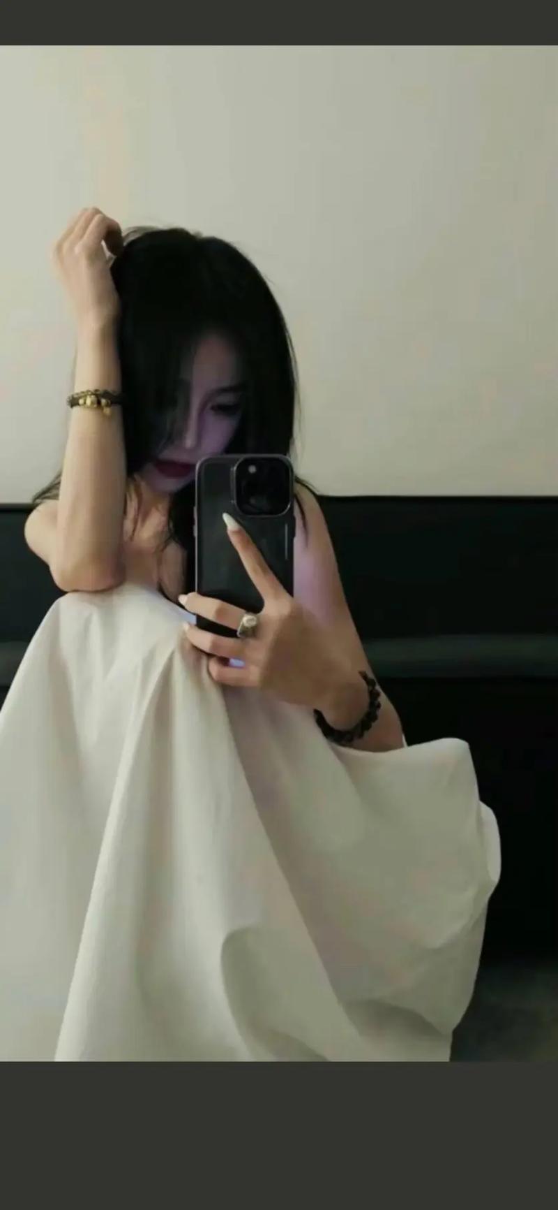 深夜发自拍抖音是什么人