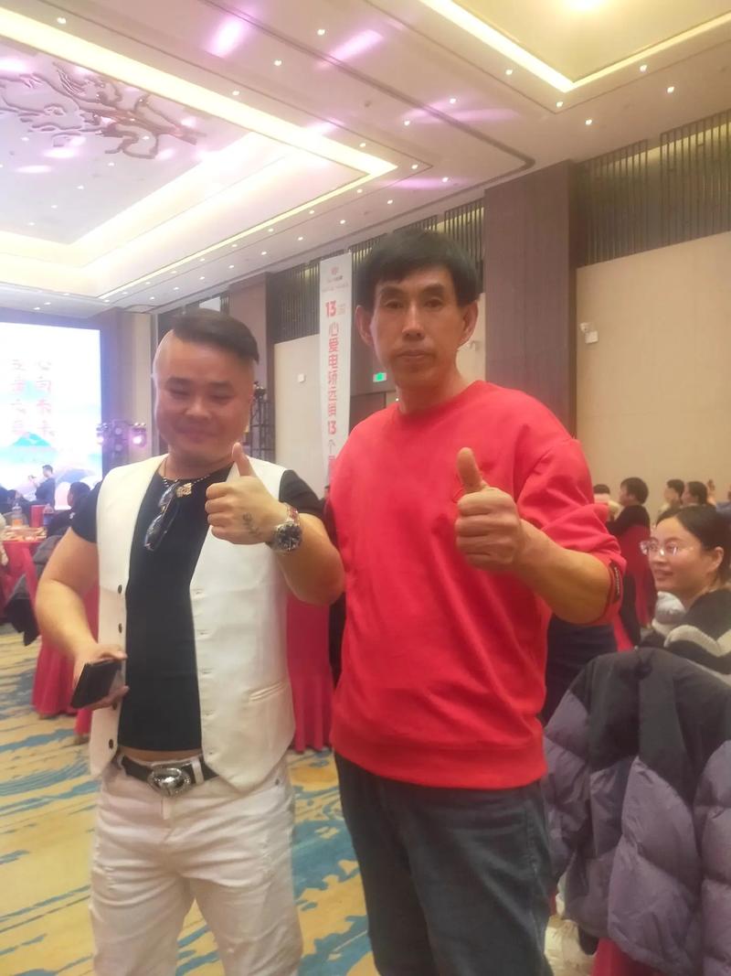 抖音男网红叫什么龙来着