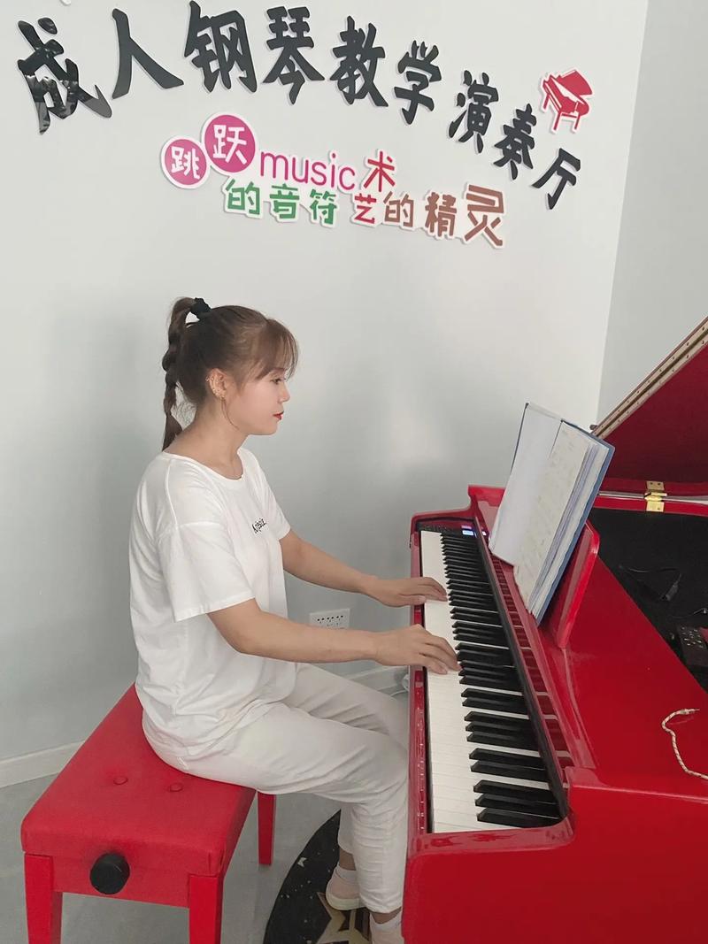 抖音教钢琴的主播叫什么