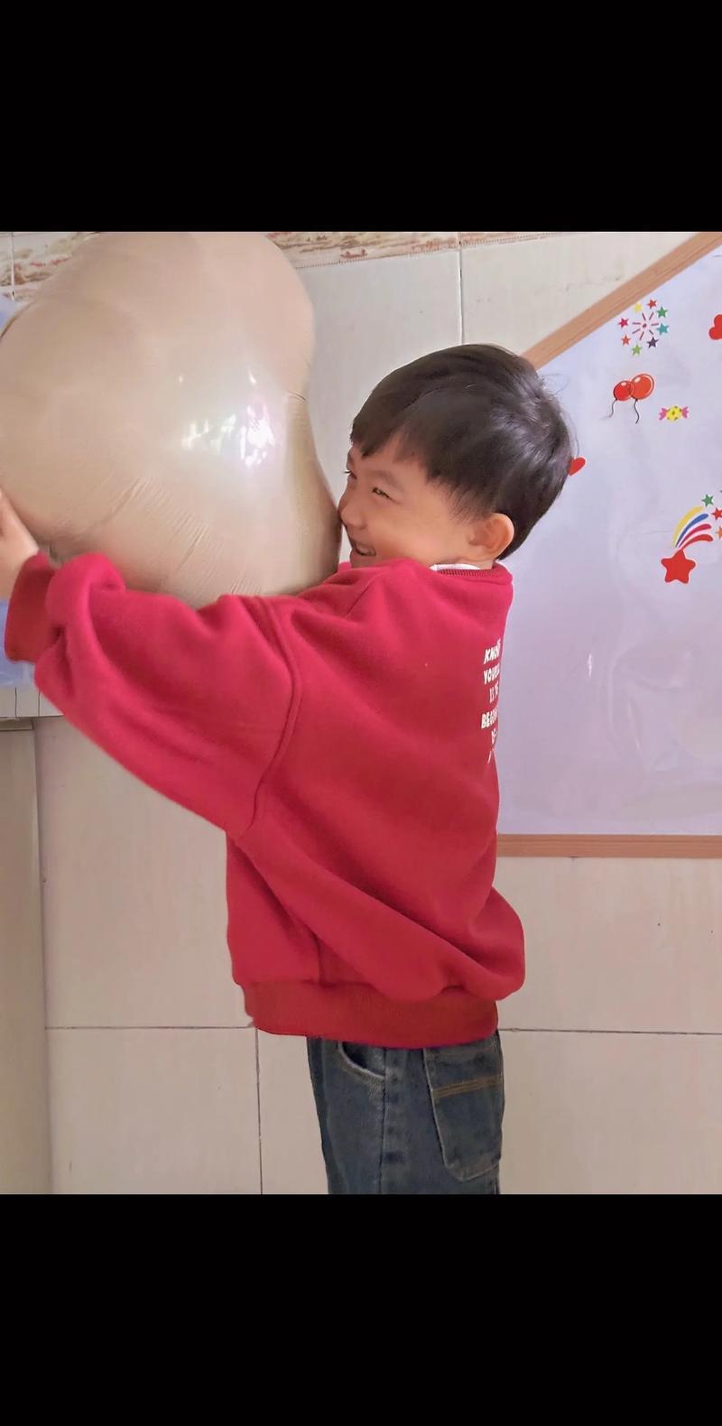 4岁男童看的抖音是什么