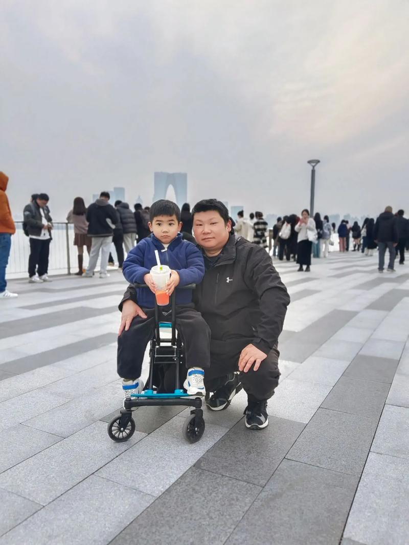 抖音里老外父子叫什么名