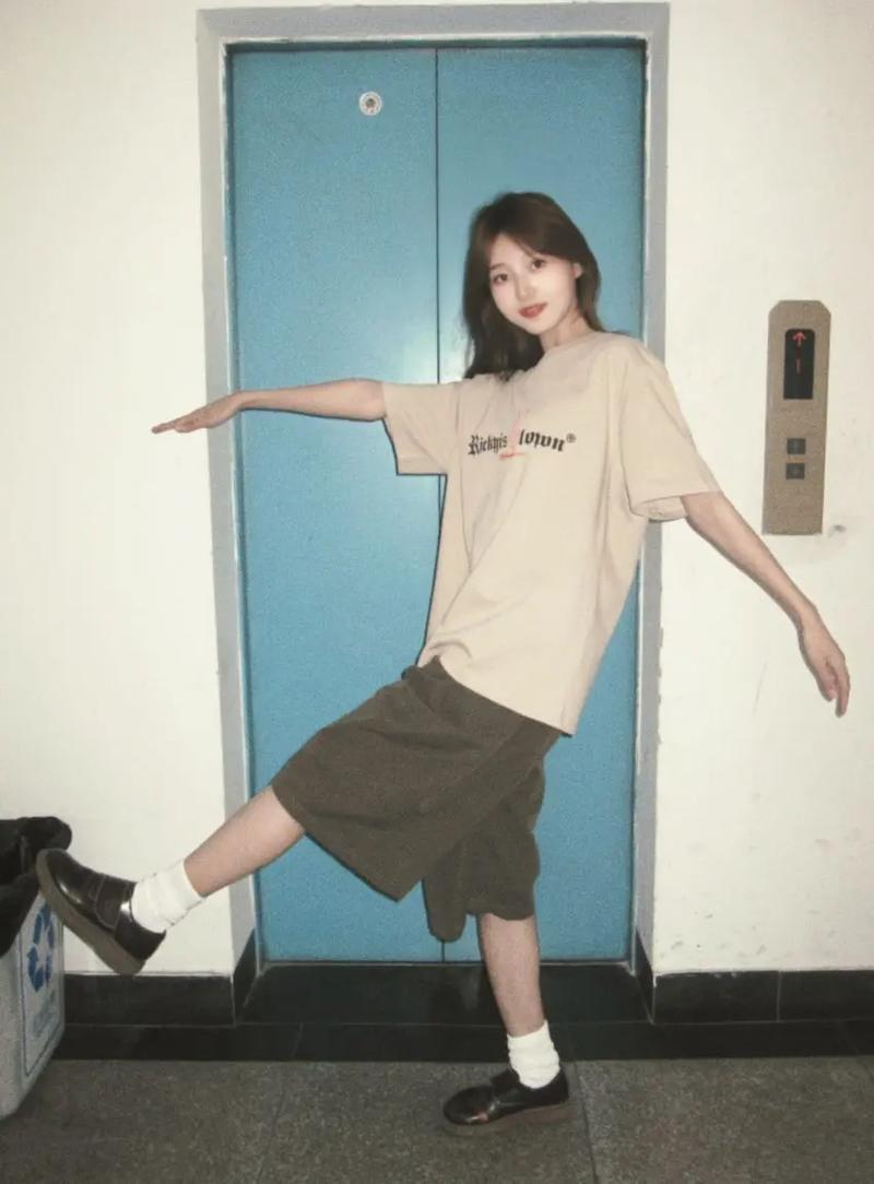 抖音上流行的女人叫什么