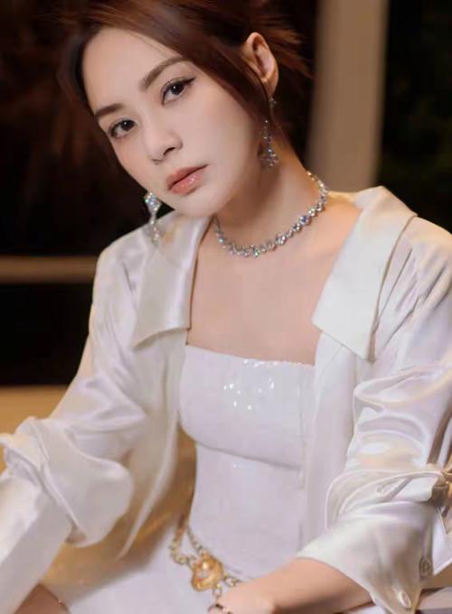 钟欣潼的抖音号叫什么