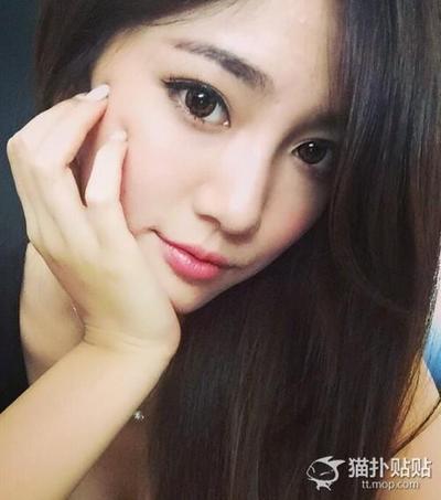 流量卡大眼妹