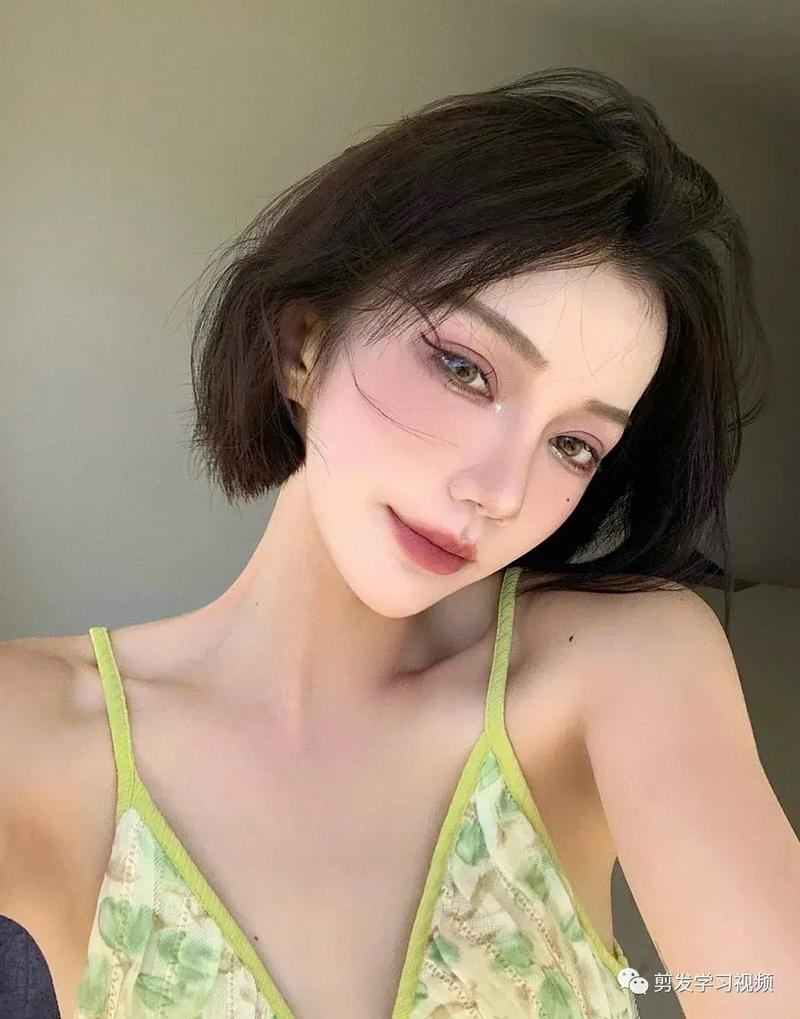 短发姐姐抖音网红叫什么