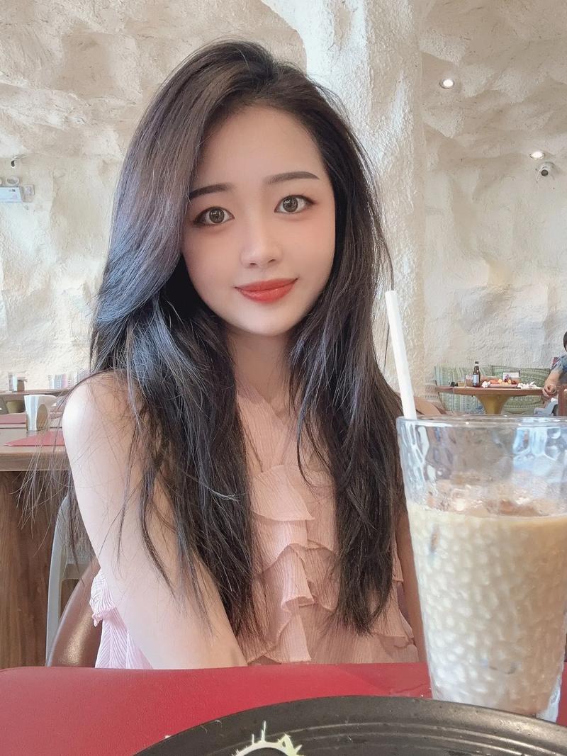 抖音网红叫什么七的女孩