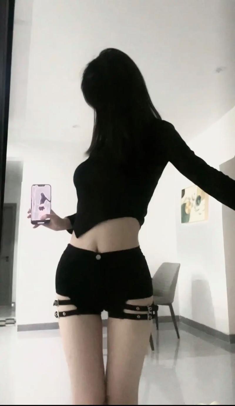 抖音卖小样的博主叫什么