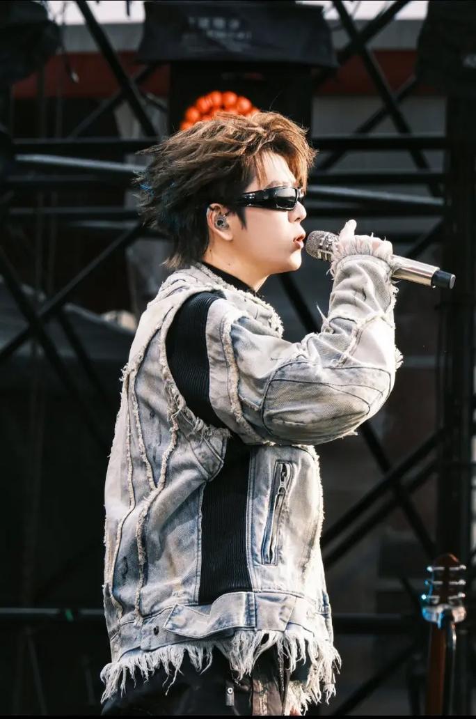 抖音网红男生烟嗓叫什么