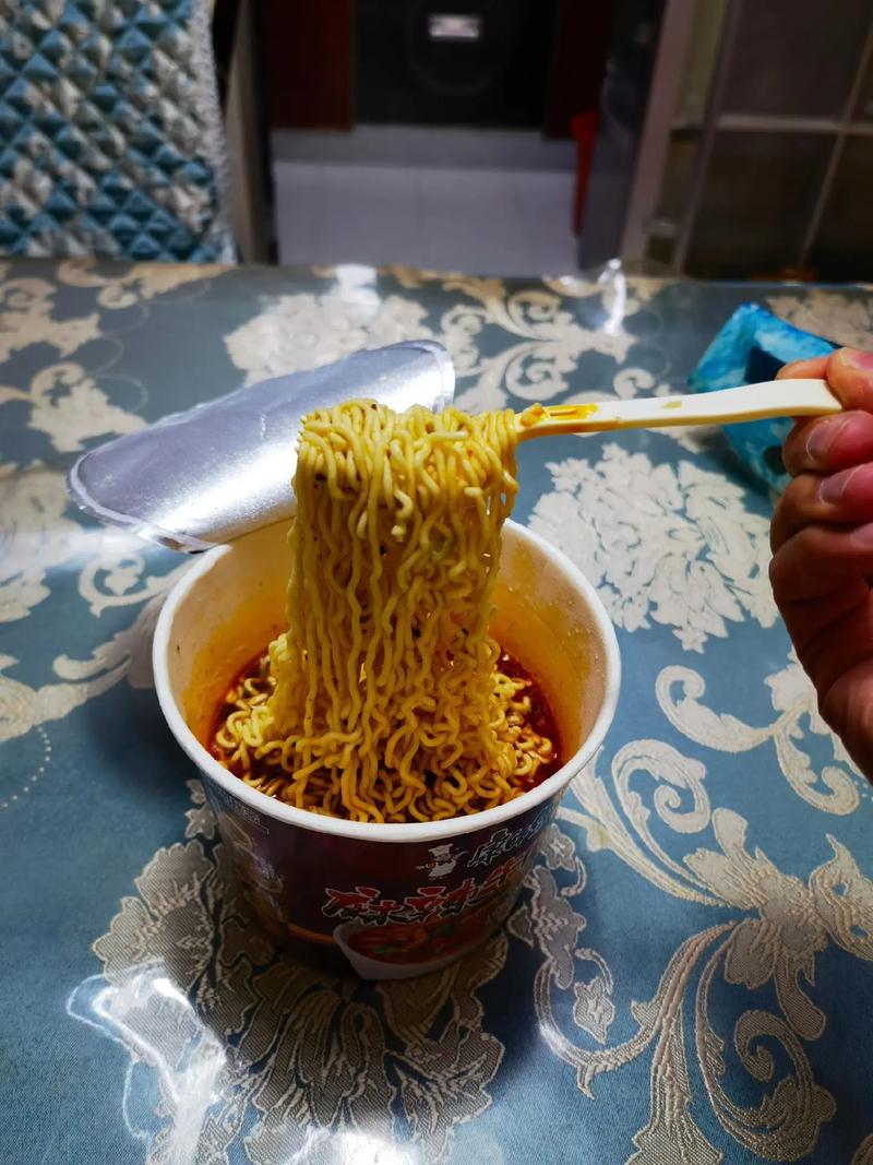 抖音有个吃饭的歌叫什么