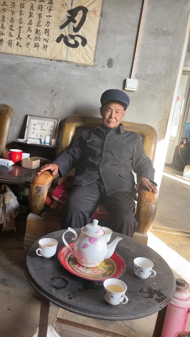 抖音上很火的姥爷叫什么