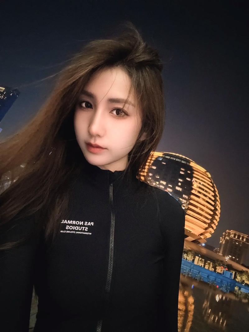 深夜发自拍抖音是什么人