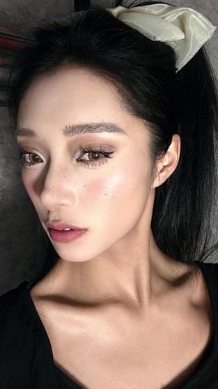 抖音主播有什么妆容特点