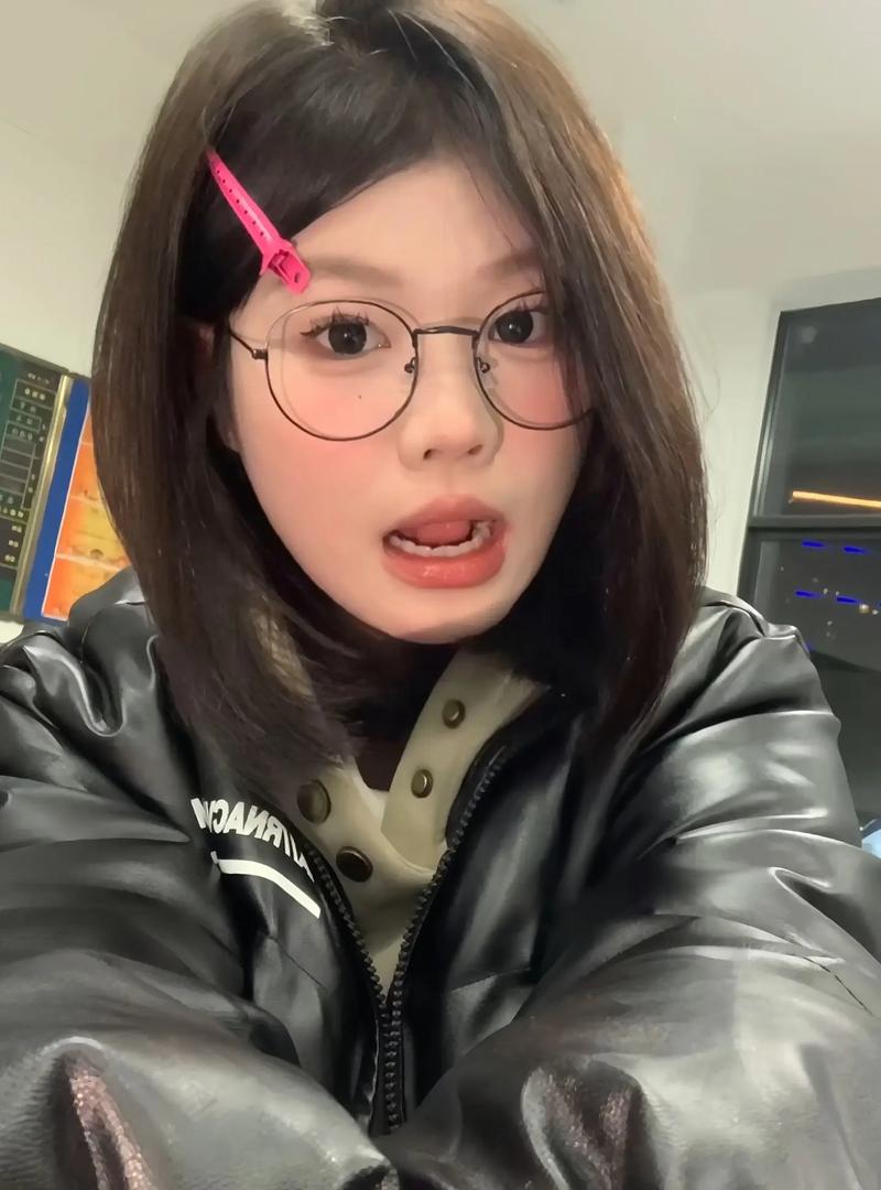抖音吹口哨的女的叫什么