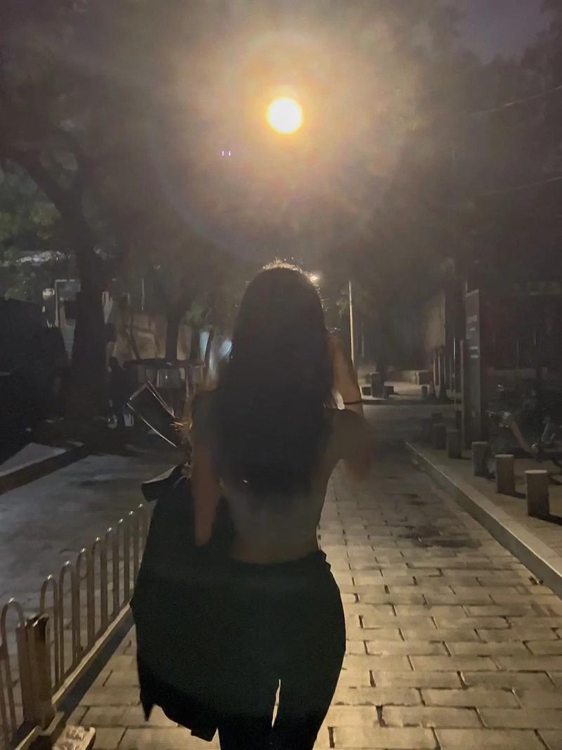 抖音里的昏暗什么意思呀