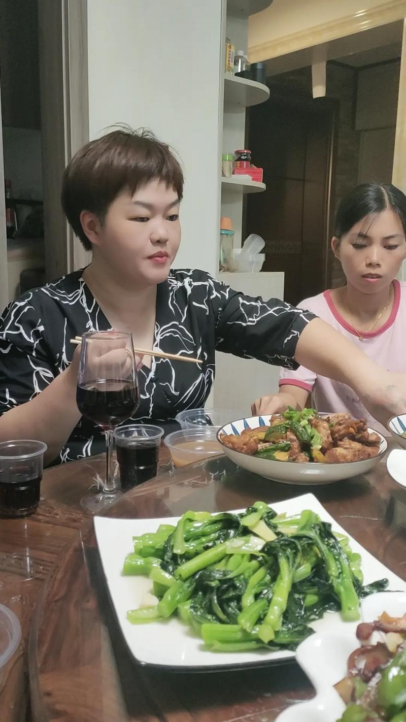 抖音短视频蹭饭什么意思