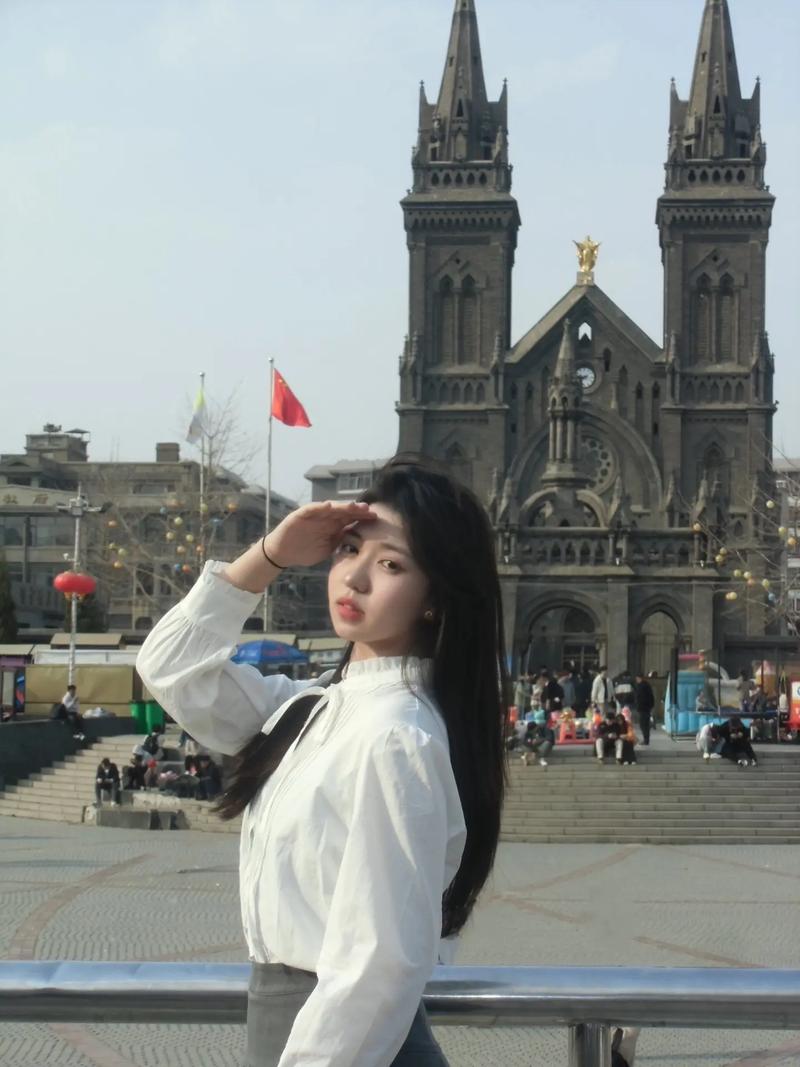 女大学生唱歌抖音叫什么