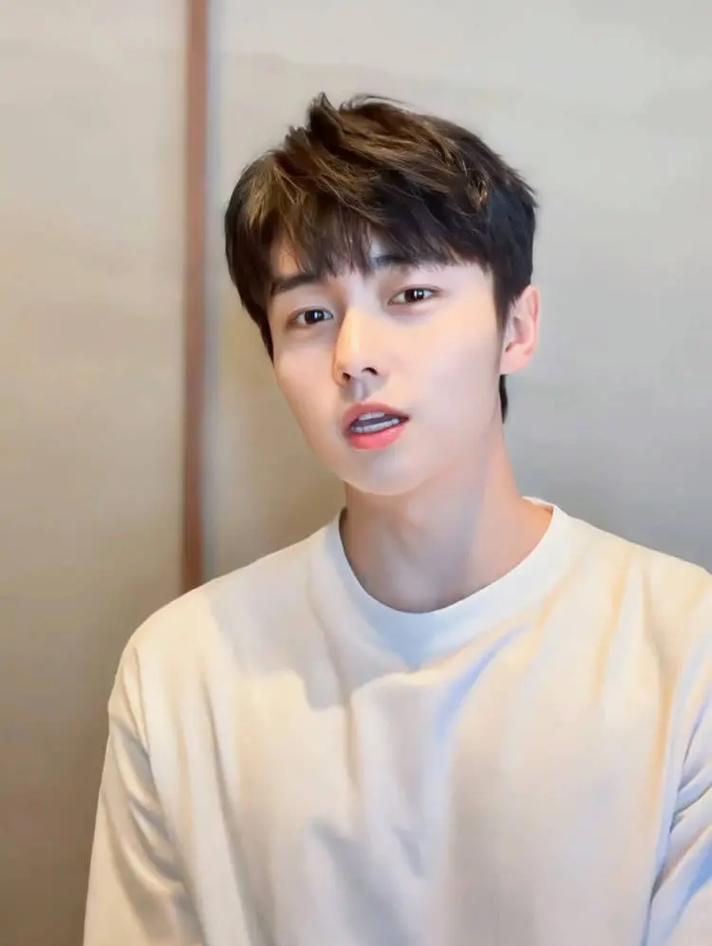 抖音网红男生烟嗓叫什么