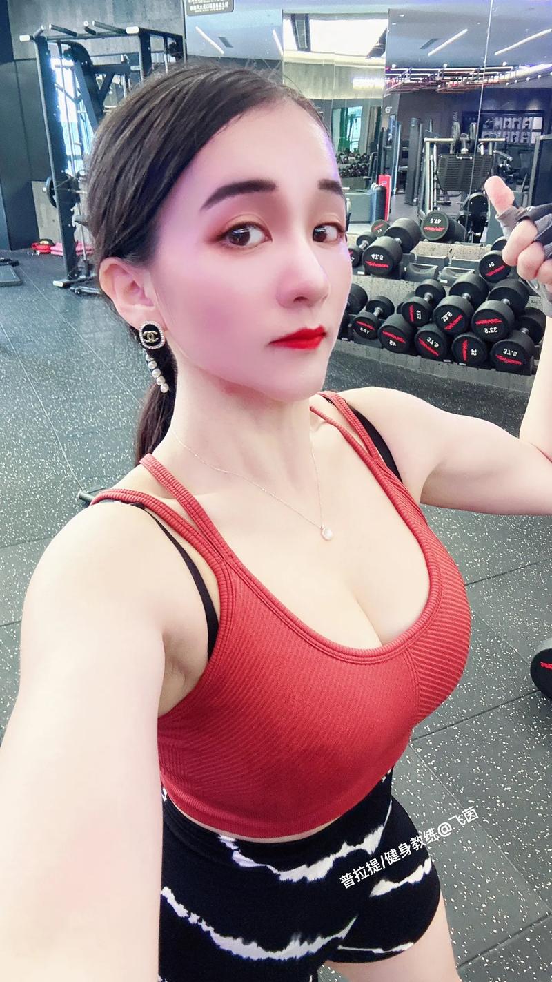 抖音健身教练叫刘什么宏