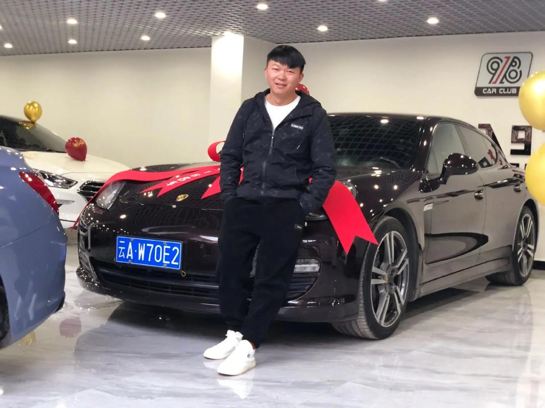抖音小哥哥开什么车好呢