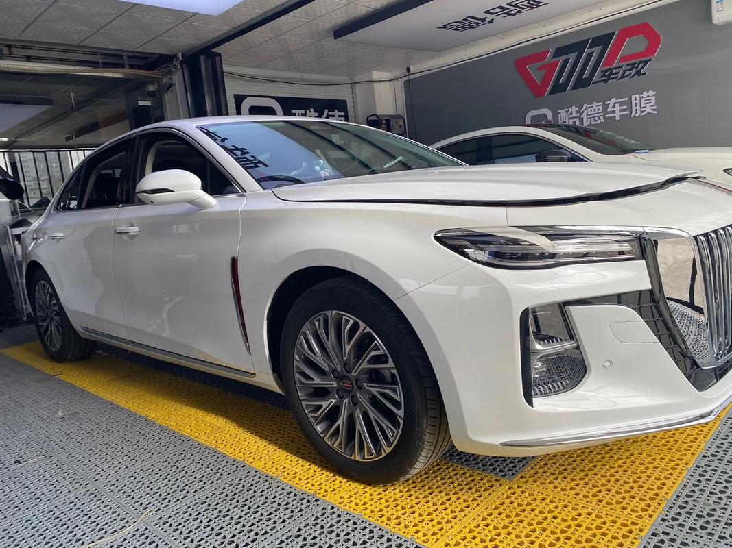 抖音黑白双色车是什么车