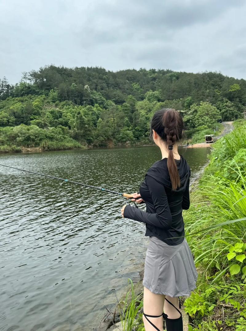 抖音有个美女叫什么鱼的