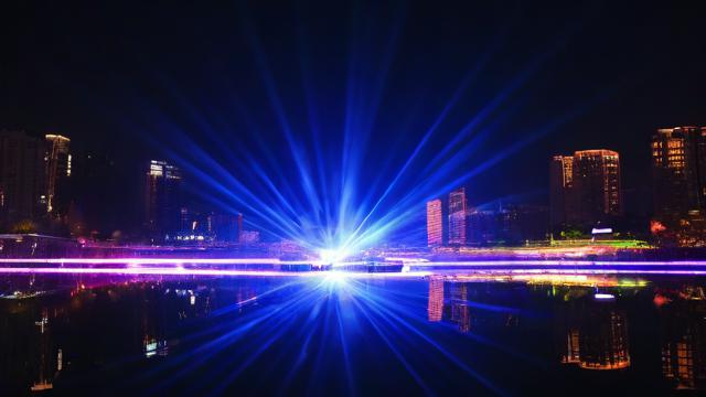 抖音的夜之光是什么歌