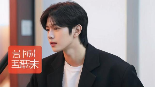 抖音最热门素材是什么人