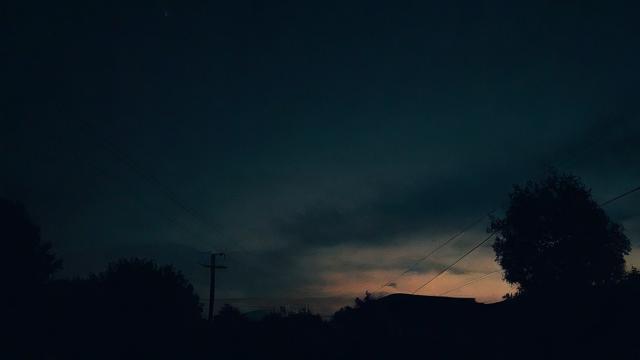 抖音里的昏暗什么意思呀