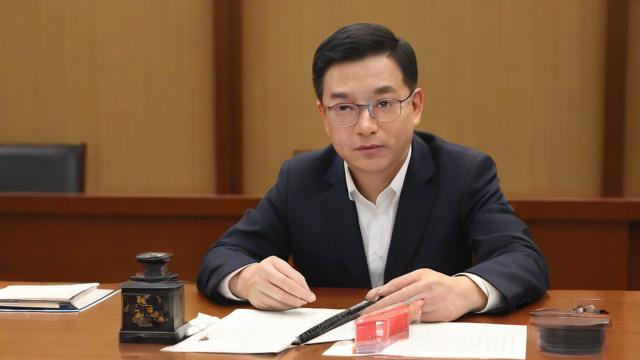 抖音扮演算命的叫什么名