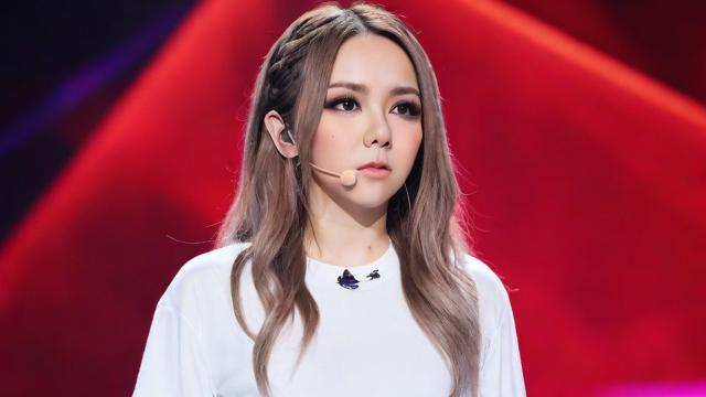 邓紫棋的抖音女孩叫什么
