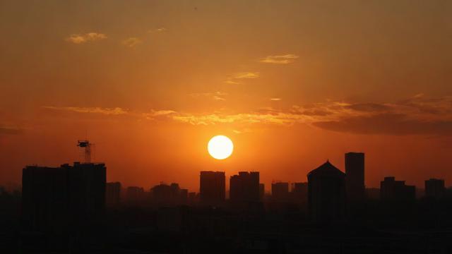 抖音上落日余晖是什么歌