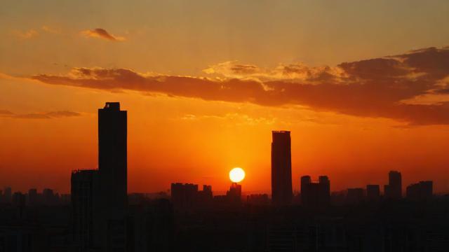抖音上落日余晖是什么歌