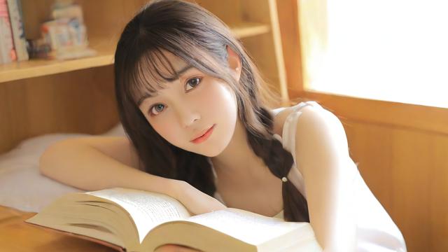 抖音小姐姐看的书是什么