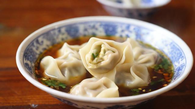 千川怎么投馄饨?