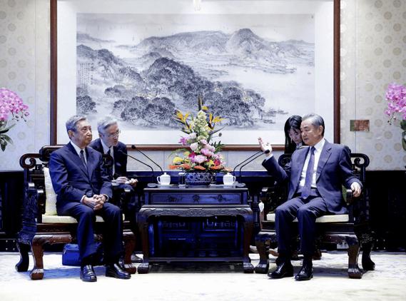 王毅会见美中贸易全国委员会代表团