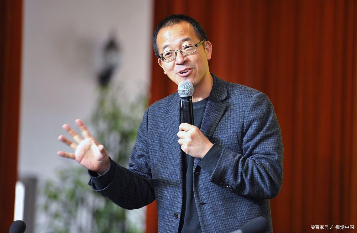 新东方净利大幅下滑，俞敏洪如何应对挑战？