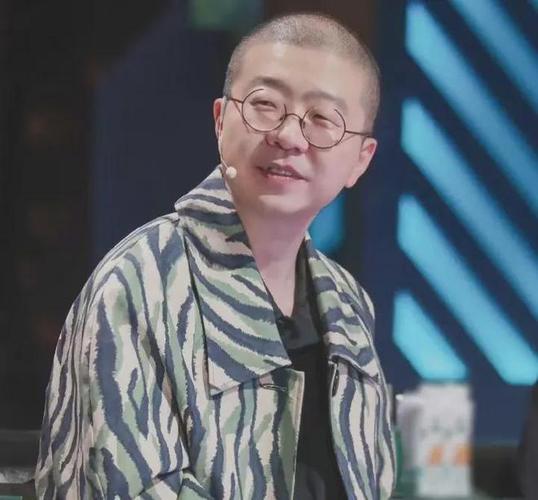 网友喊话李诞给柳岩道歉