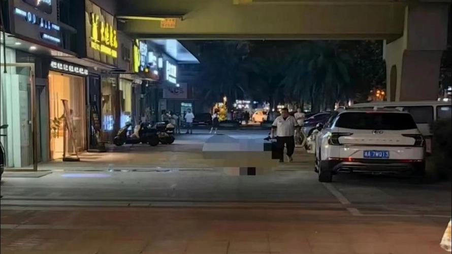 女孩疑被高空坠物砸身亡男友发声