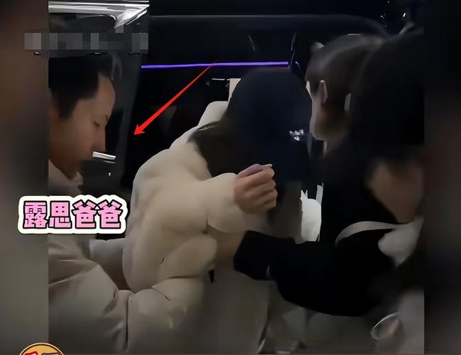 赵露思剧组忙碌，无法回家探望父亲